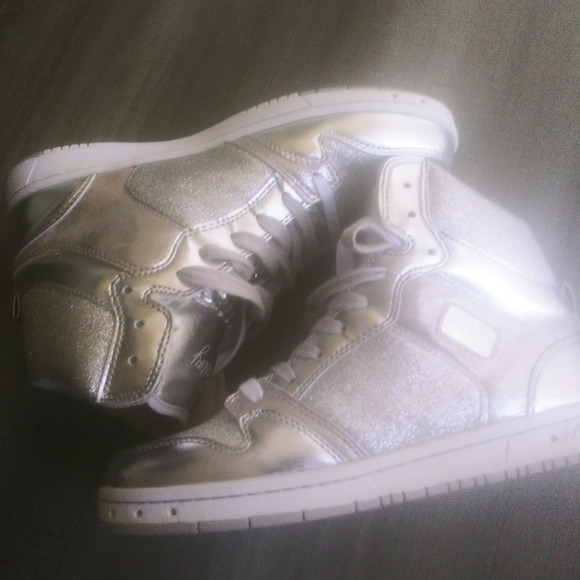 Pastry Sz.8๐Run Athletics Silver Dbl strings - Picture 4 of 12